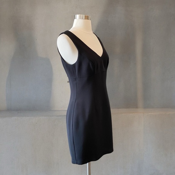 BCBG Max Azria Paris Sleeveless V-Neck Empire Mini Cocktail Dress With Low Back - Picture 4 of 11